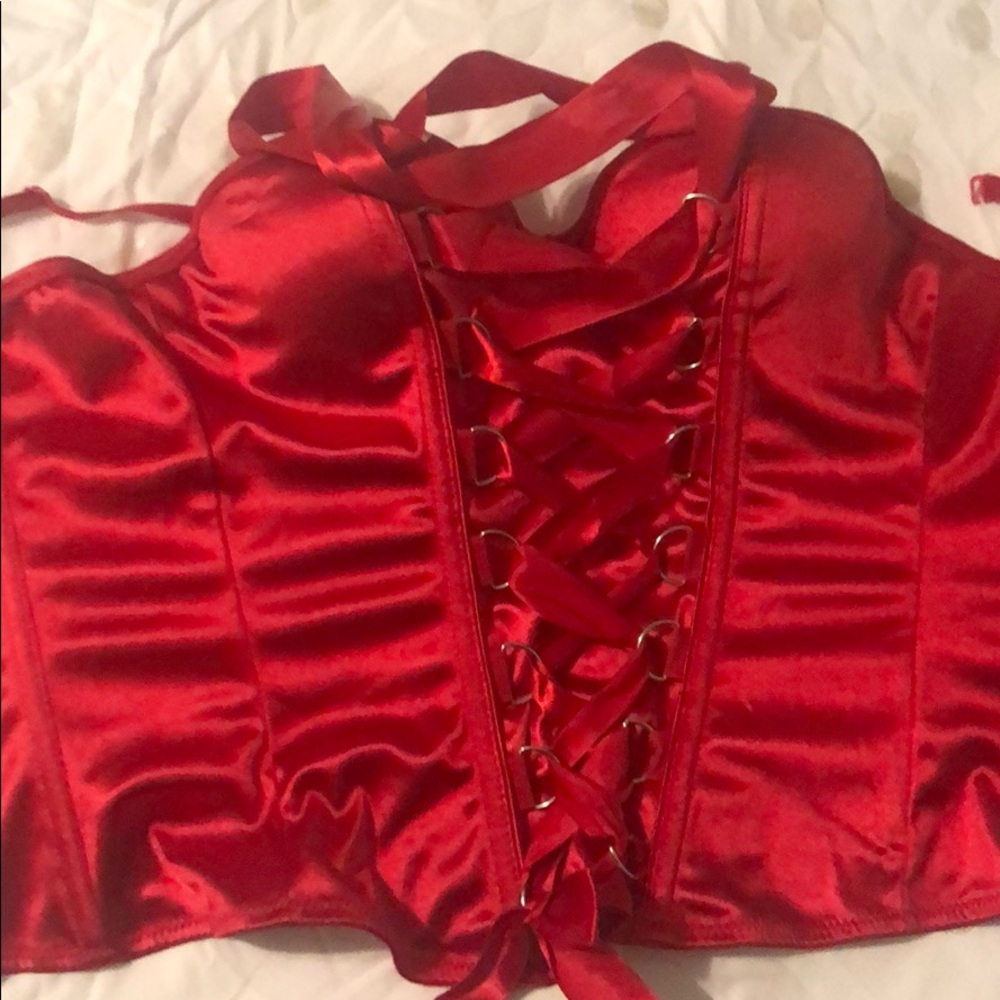 Corset M new whit not tags